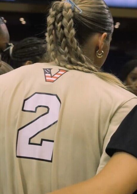 Taryn DeWese アダルトスター 写真