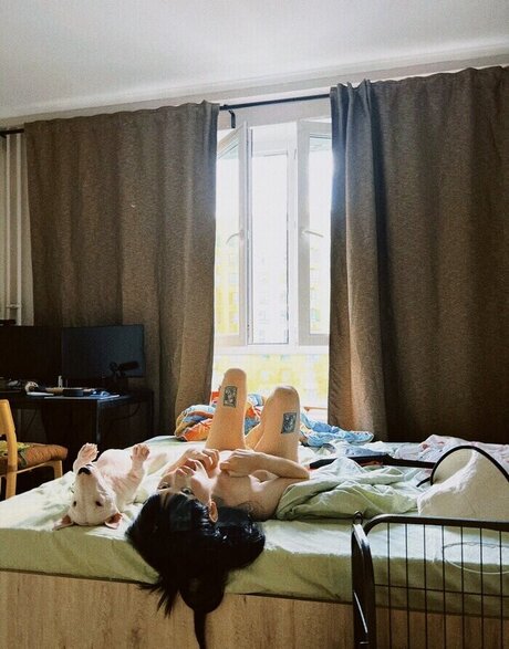 後背位オンリーファンズ ポルノグラフィック 画像