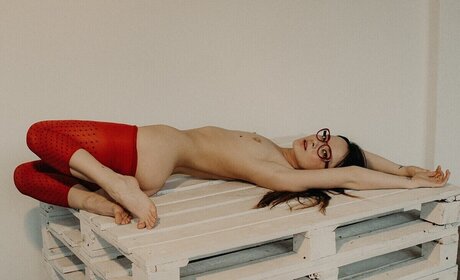 バン・オンリーファンズ ポルノ 写真