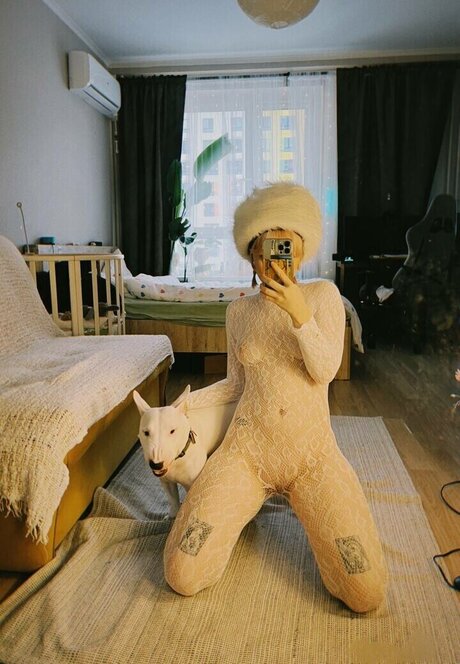 カーリーエボニーオンリーファンズ ポルノグラフィック 写真