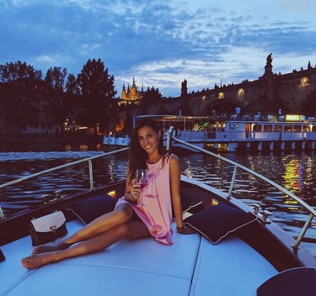 Nadine Menz スター ヌード ギャラリー