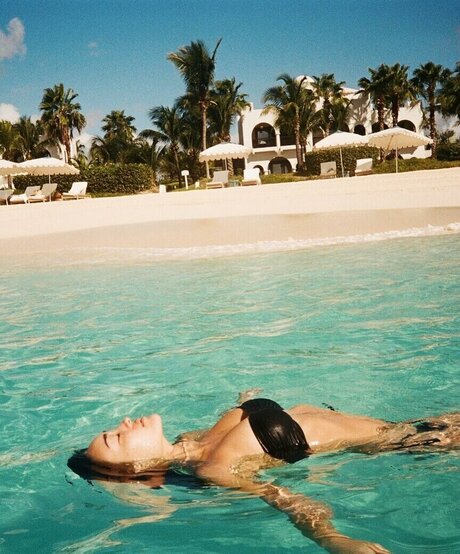 Elizabeth Wood アダルトスター アーカイブ