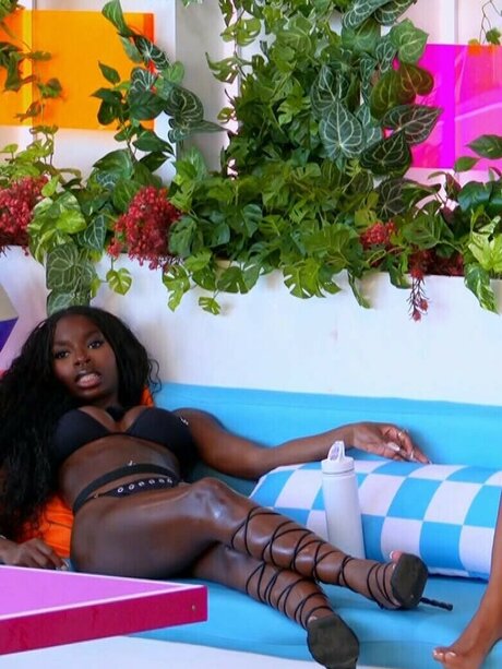 Olandria Carthen ヌードモデル 写真