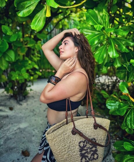 指マン 潮吹き オンリーファンズ 無料ポルノ 写真