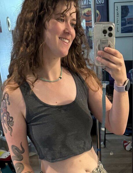 垂れ乳オンリーファンズ 無料エロ ギャラリー