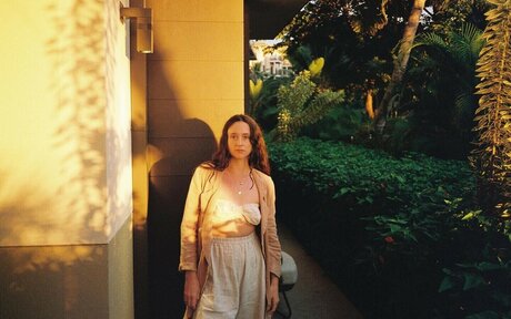 Katie Crutchfield アートモデル 写真