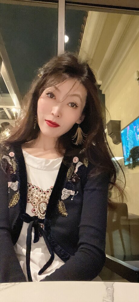 Jing セクシーなポルノスター 写真