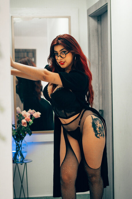 Chichona foxxy ポルノモデル 写真