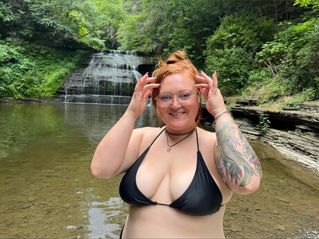 RedHeadEmmy セクシーなスター 写真