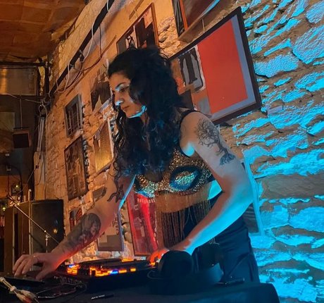 熟女の足オンリーファンズ 無料ヌード アーカイブ