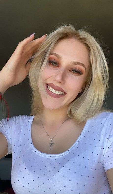 心理学者オンリーファンズ ヌード 写真