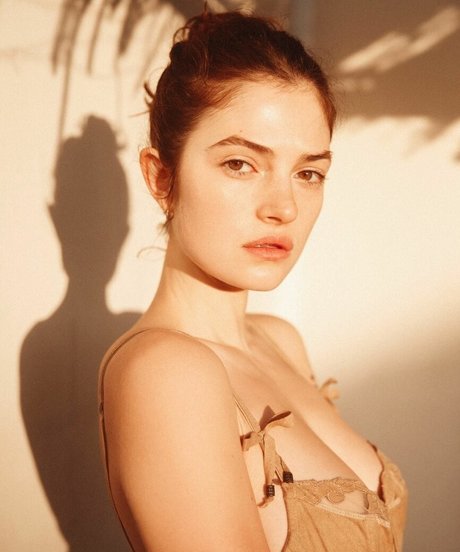 カーリーエボニーオンリーファンズ ホットヌード 写真