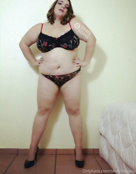 黒人女性のオンリーファンズ アート裸 写真