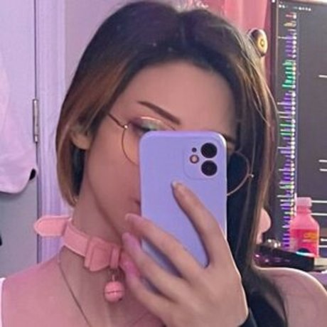 黒髪の熟女オンリーファンズ えろ 画像