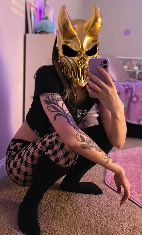 PistolNSFW セクシーモデル 画像