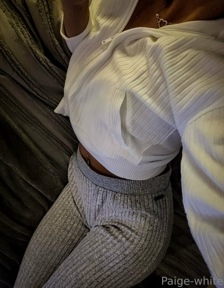 paige white エロティックなモデル 写真