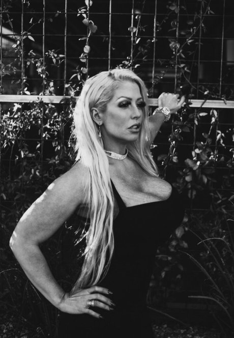 Alura Jenson 最高のモデル 写真