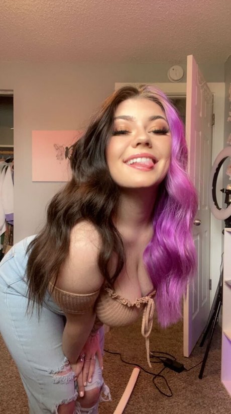 キティ・ウェット・オンリーファンズ 無料xxx 写真