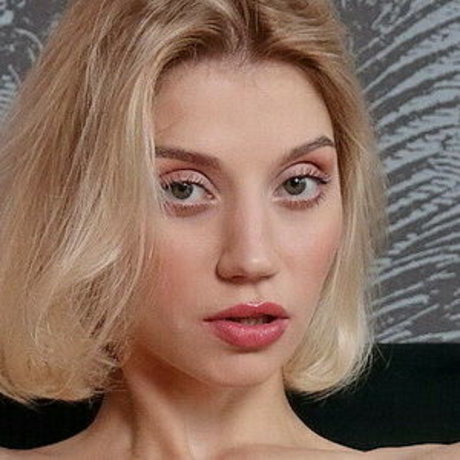 Molly Devon 美しい女優 写真