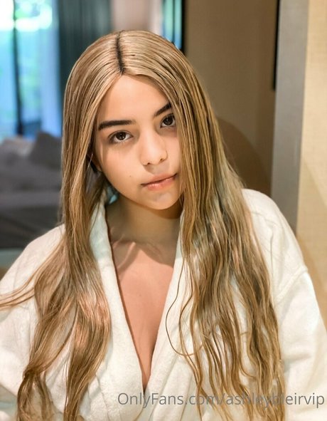 ashleybleirvip かわいいポルノスター ギャラリー