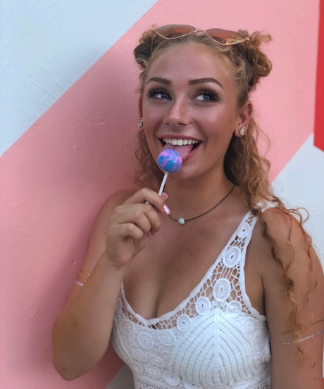 Ml Plnclver0 アート女優 写真