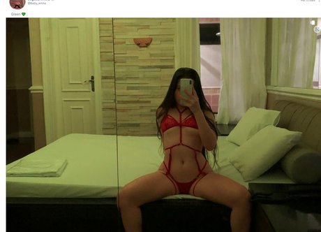 Jhulie Sophie ヌードのポルノスター 写真