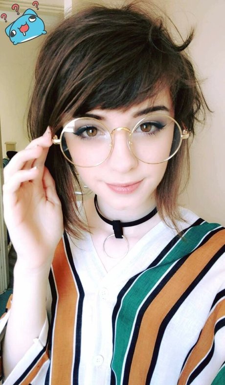 Apricot 高品質のポルノスター 写真