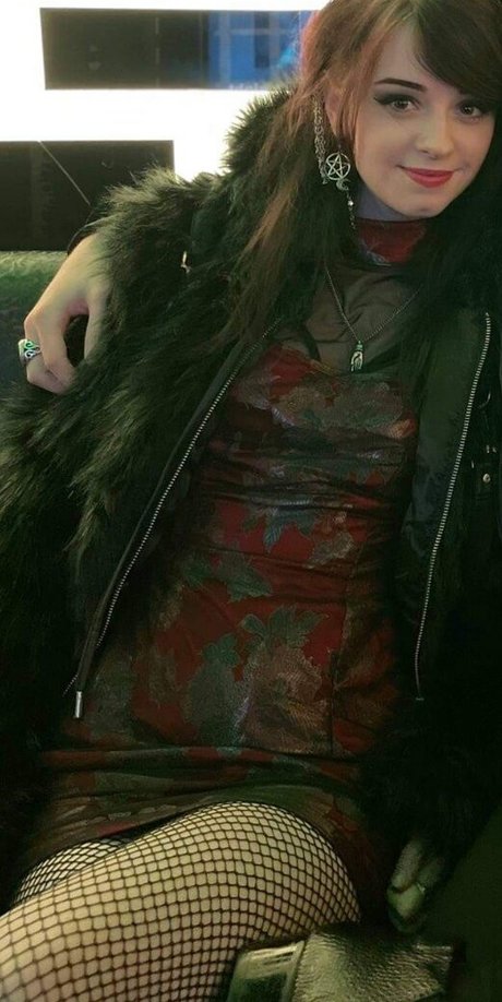 Apricot ポルノ女優 画像