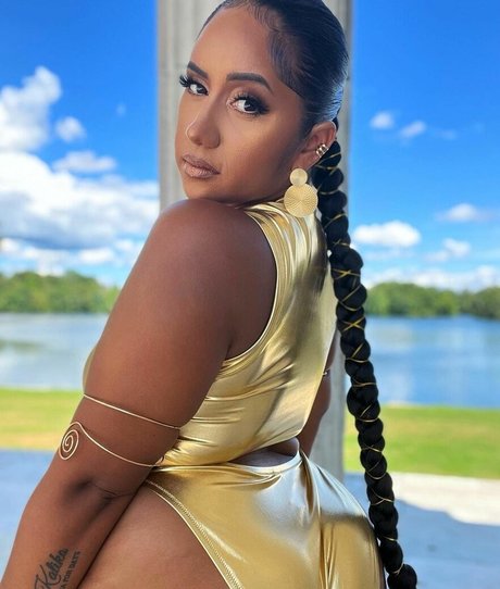 ブロンドのお尻オンリーファンズ 無料ポルノ 写真