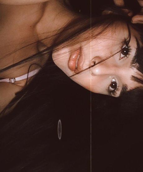 チェコのティーンズオンリーファンズ アートヌード 画像