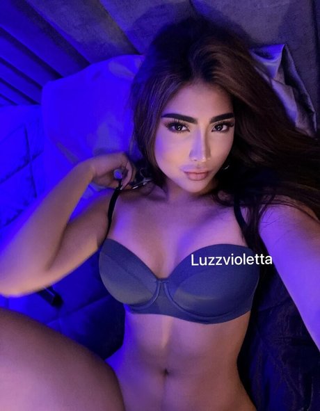 LuzVioletta ポルノスター ヌード 写真