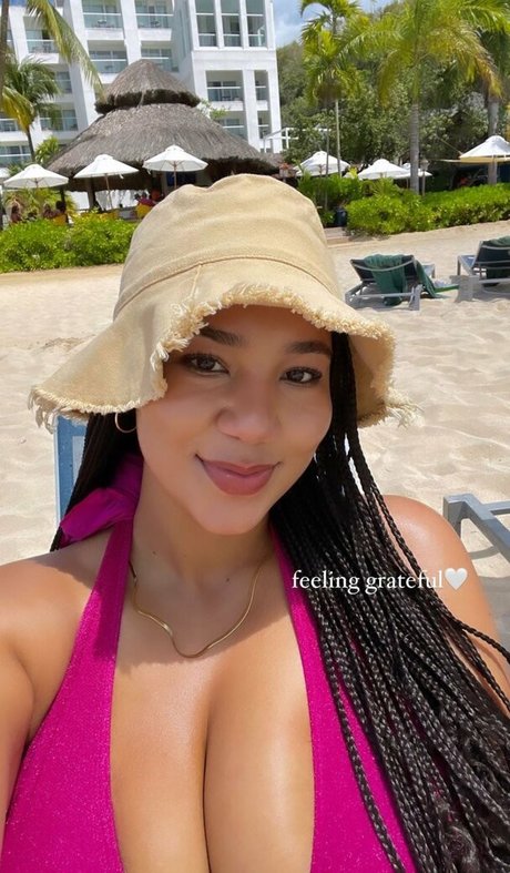 黒檀ペッギングオンリーファンズ ポルノ 写真