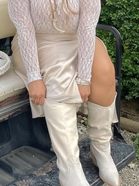 40歳のオンリーファンズ ホットセクシー 写真