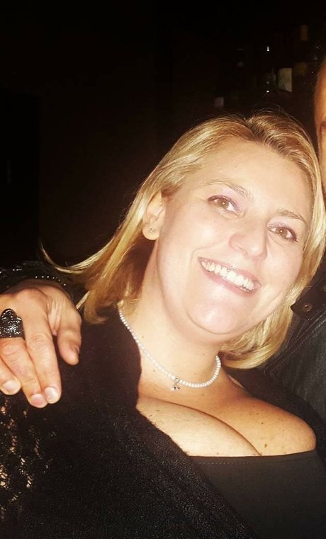 Laura Leonardi 可愛いモデル 写真