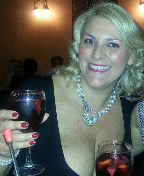 Laura Leonardi ポルノモデル 写真