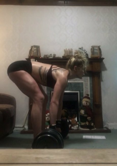 hornycavegirl ヌードスター ギャラリー