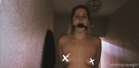 hornycavegirl 素敵なスター 画像