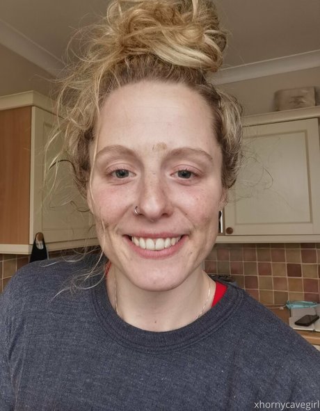 hornycavegirl ポルノスター ギャラリー