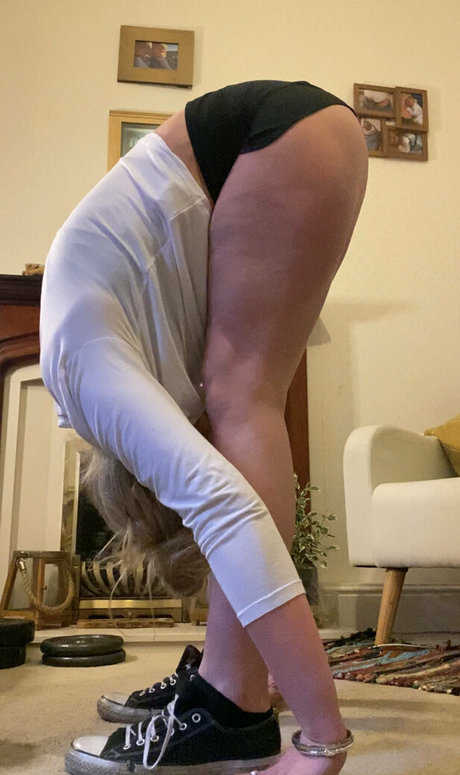 hornycavegirl 無料モデル ギャラリー