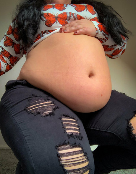 ベビーシッターオンリーファンズ ポルノグラフィック 写真