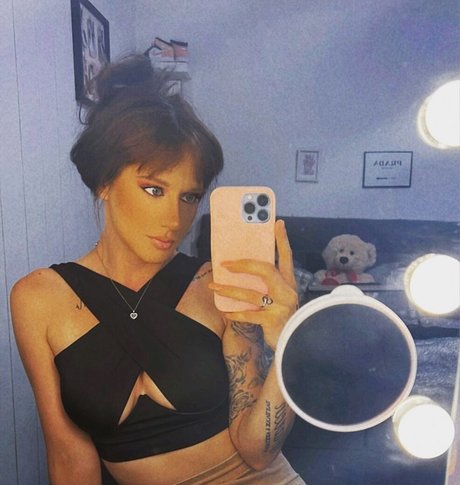 アラブの女の子オンリーファンズ ホットセクシー 写真