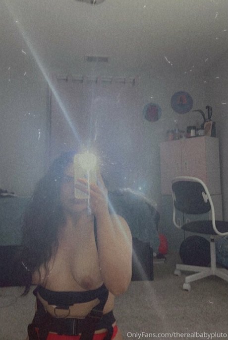 therealbabypluto セクシーモデル 写真