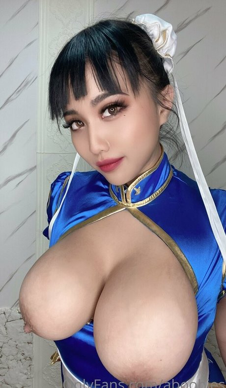 大きなお尻の黒人オンリーファンズ アートヌード ギャラリー