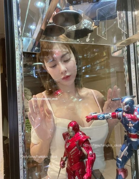 JOI オンリーファンズ ポルノグラフィック ギャラリー