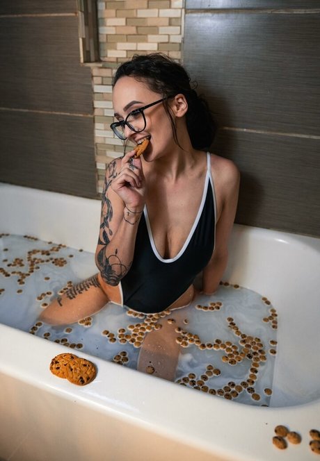 アニメガールズオンリーファン ポルノ 画像