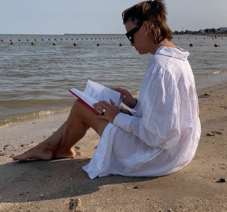 大きなプッシー唇オンリーファンズ ホット裸 アーカイブ