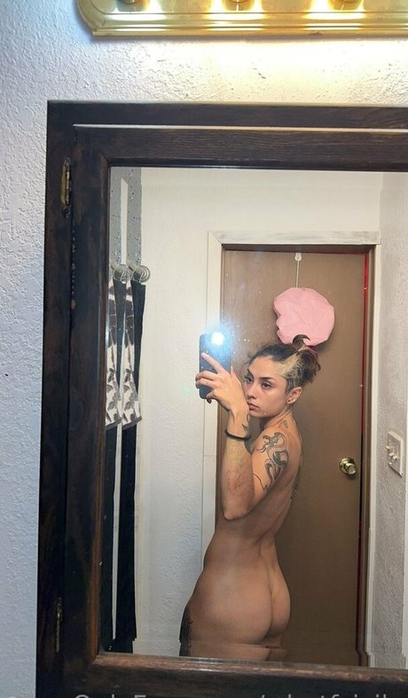 エモな痴女オンリーファンズ アダルト無料 写真