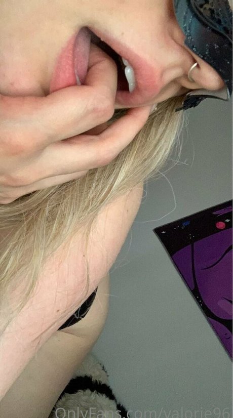 valorie96 ヌード女優 写真