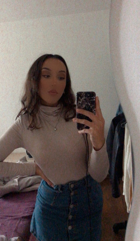 最もホットなティーンオンリーファン セクシー裸 画像