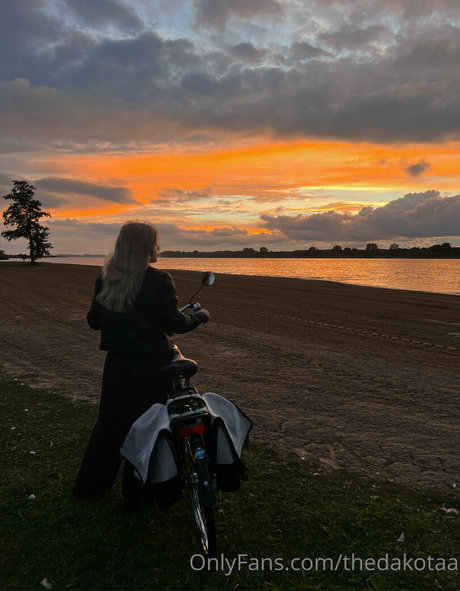 アジア人ママオンリーファンズ 美しい裸 画像